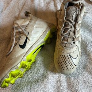 Nike size 7 1/2 girls cleats